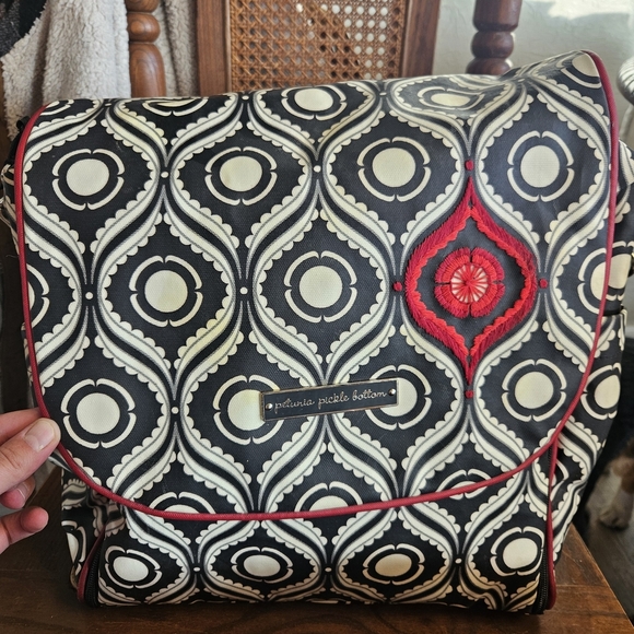 PETUNIA PICKLEBOTTOM DIAPER BAG - Picture 1 of 8